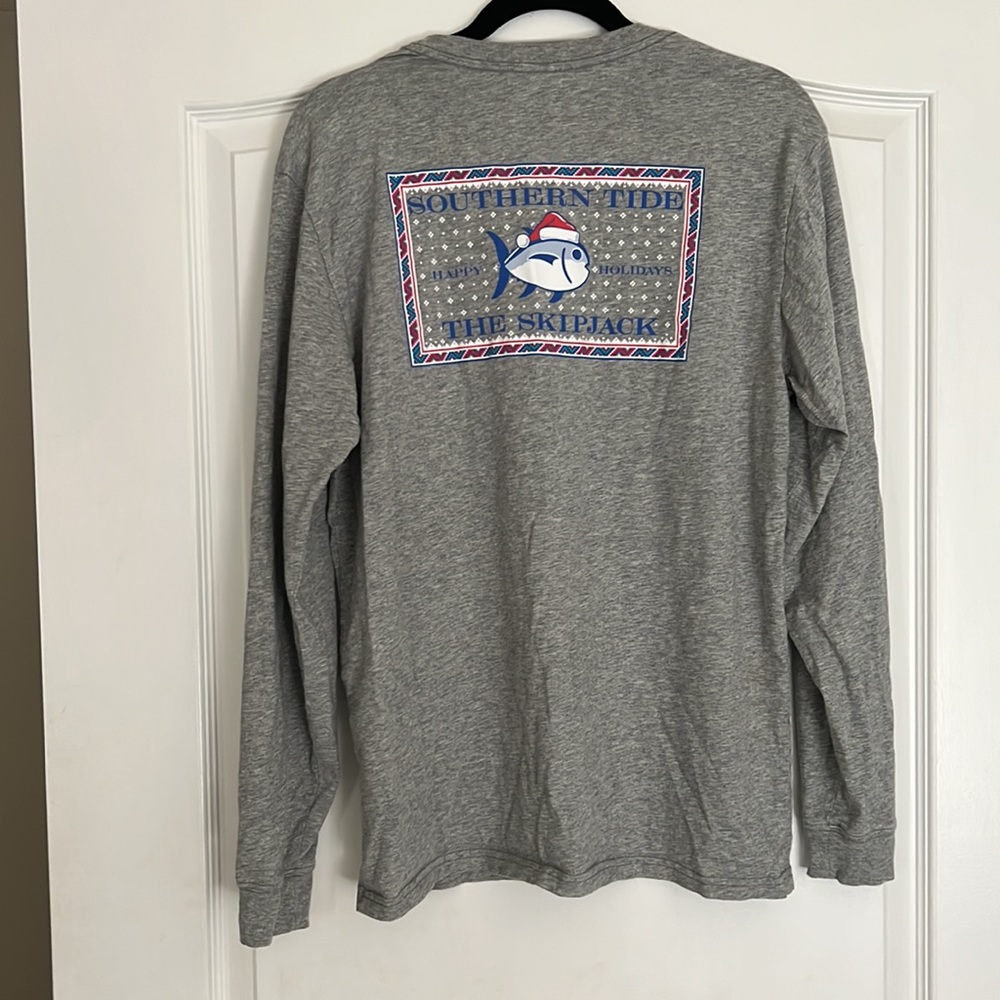 Very soft and festive Southern tide long sleeve holiday shirt size medium